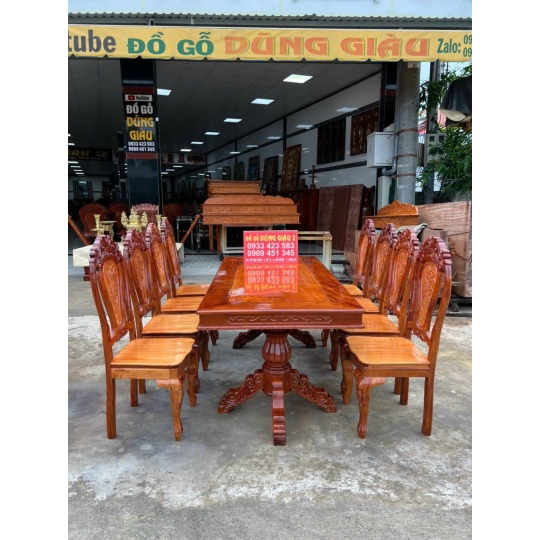 Bàn dài hàng giao cho khách ở Huyện Nhà Bè TPHCM