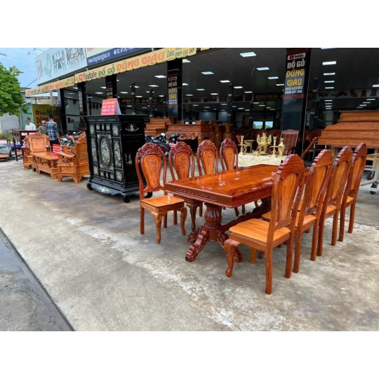 Bàn dài hàng giao cho khách ở Huyện Nhà Bè TPHCM