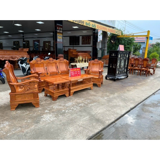 Bàn dài hàng giao cho khách ở Huyện Nhà Bè TPHCM